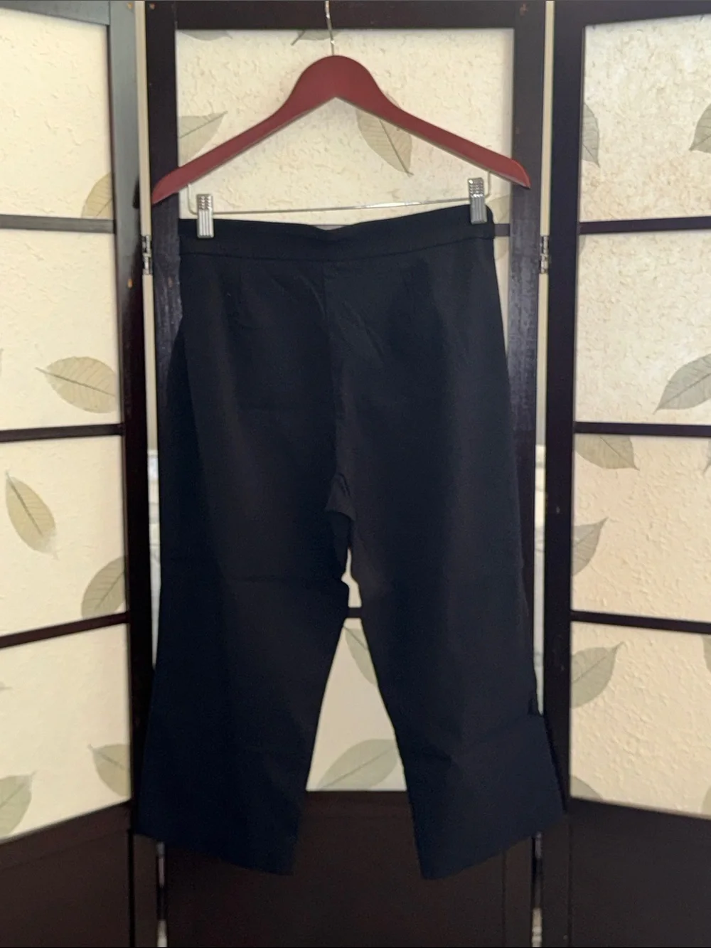 Women's Black Stretch Capri Pants